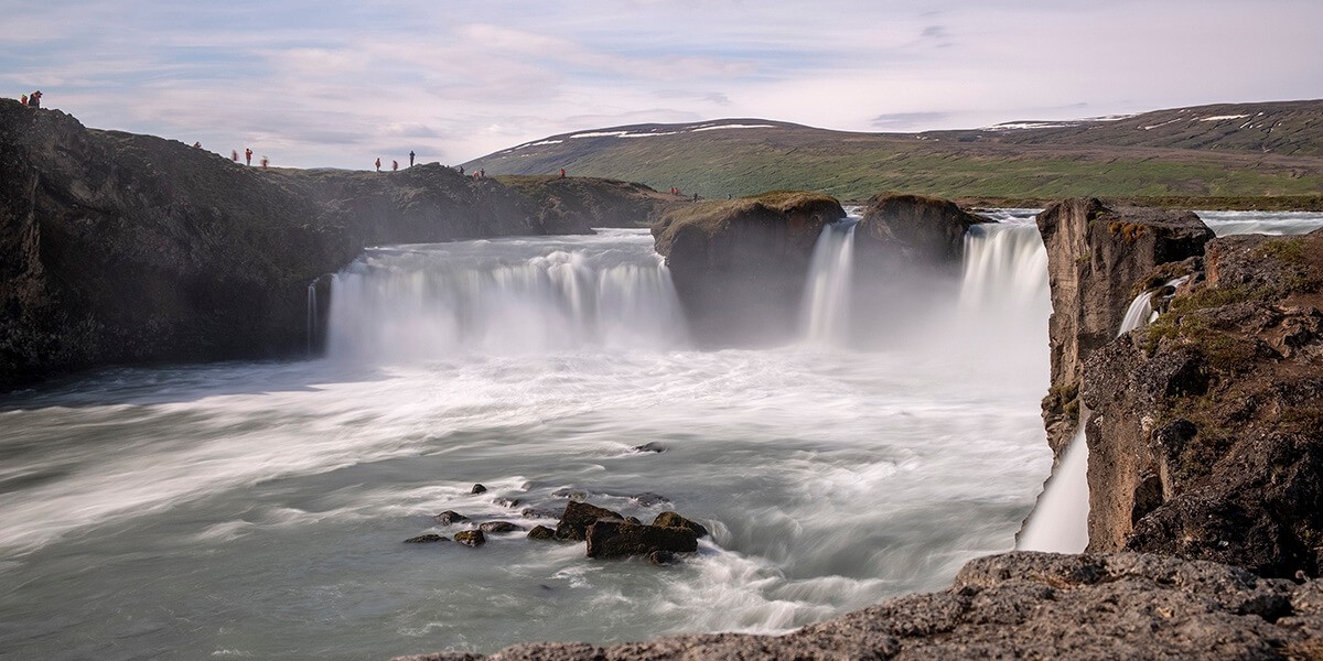 Der spektakuläre Wasserfall Goðafoss, Akureyri, Island