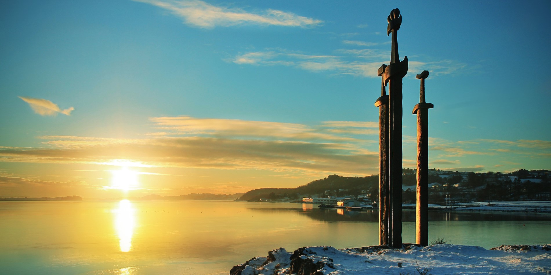 Stavanger, Swords to remind The battle of Hafrsfjord