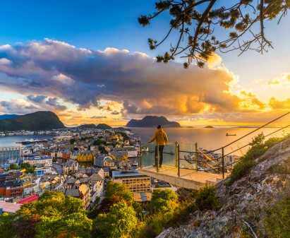 Zweitägige Seereise von Trondheim nach Bergen, Reise mit Hurtigruten  entlang der norwegischen Küste