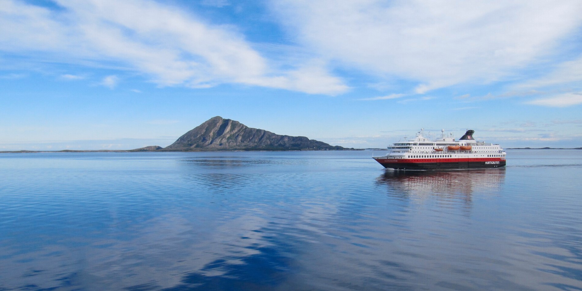 MS Kong Harald auf dem Weg die norwegische Küste entlang
