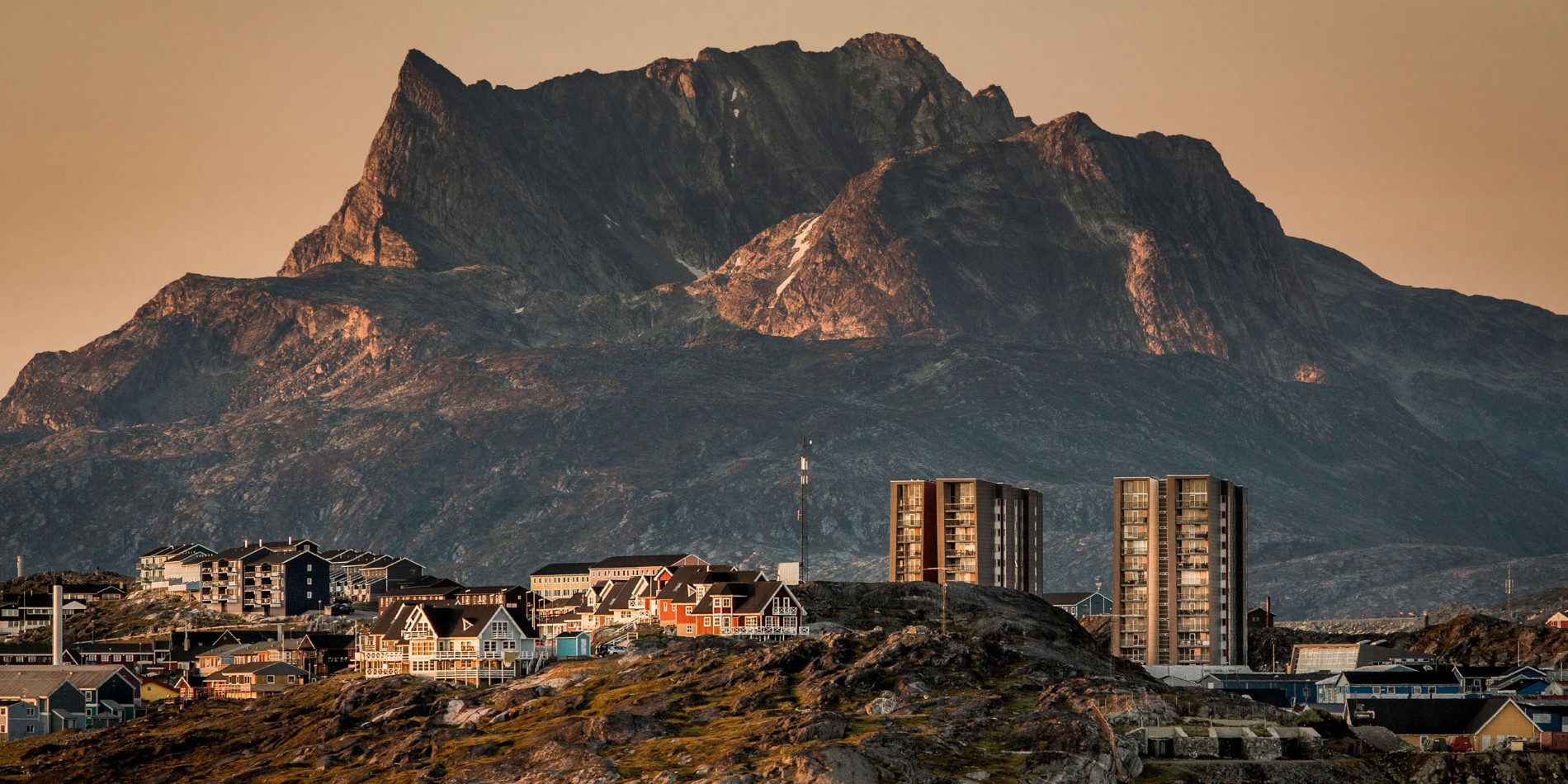 2500x1250_Nuuk-with-the-mountain-Sermitsiaq-in-the-background_©-Visit-Greenland---Mads-Pihl.jpg