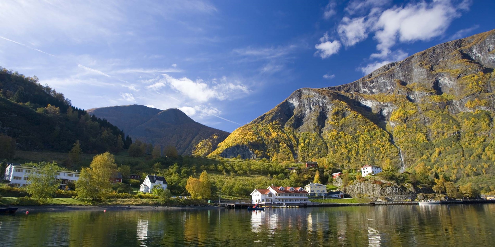 Die dramatische Landschaft im Sognefjord ist eine der berühmtesten Sehenswürdigkeiten Norwegens