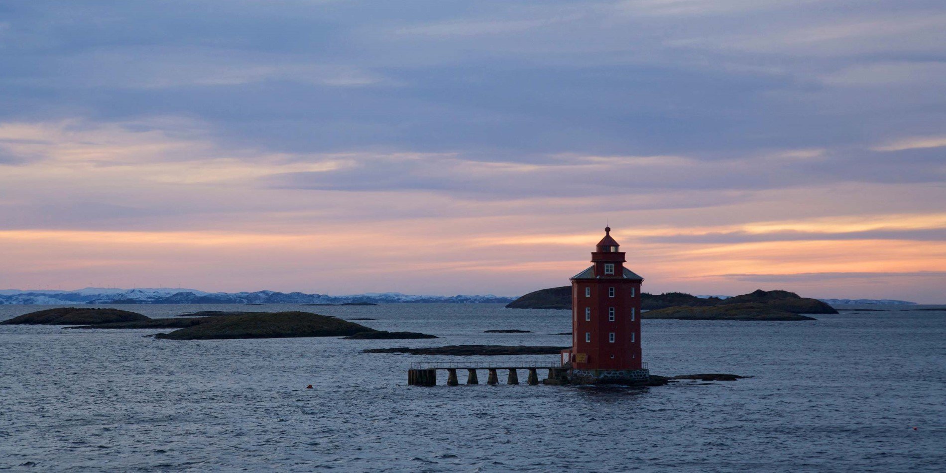 Kjeungskjær Lighthouse in the evening