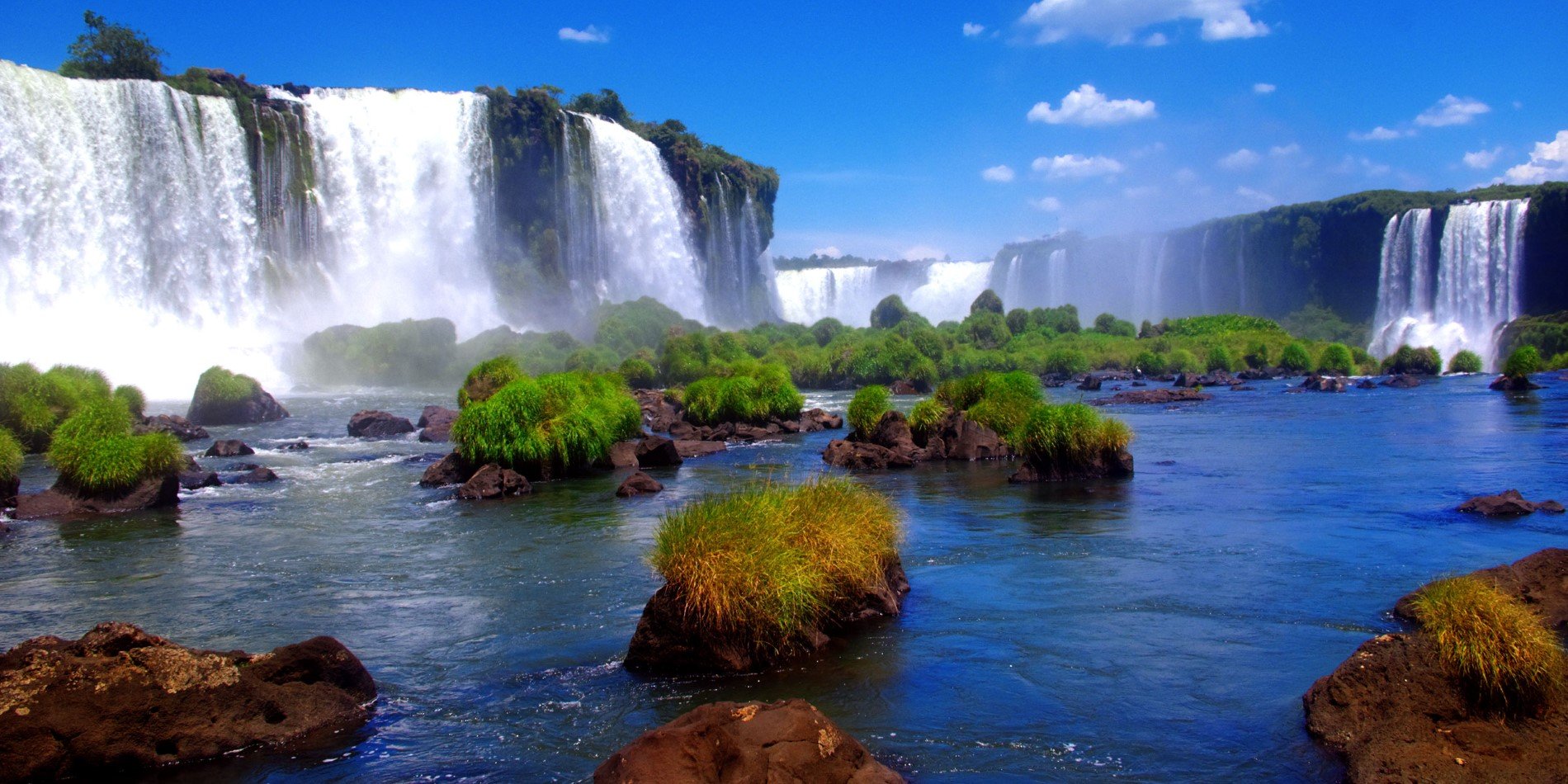 2500x1250_┬®Attila-JANDI_Shutterstock_Iguazu-falls.jpg